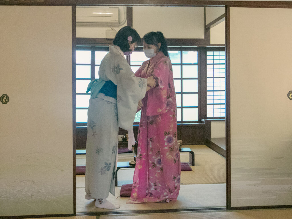 府東創意森林有提供付費浴衣租借的服務，還可以加價體驗日式盤髮，更有儀式感。