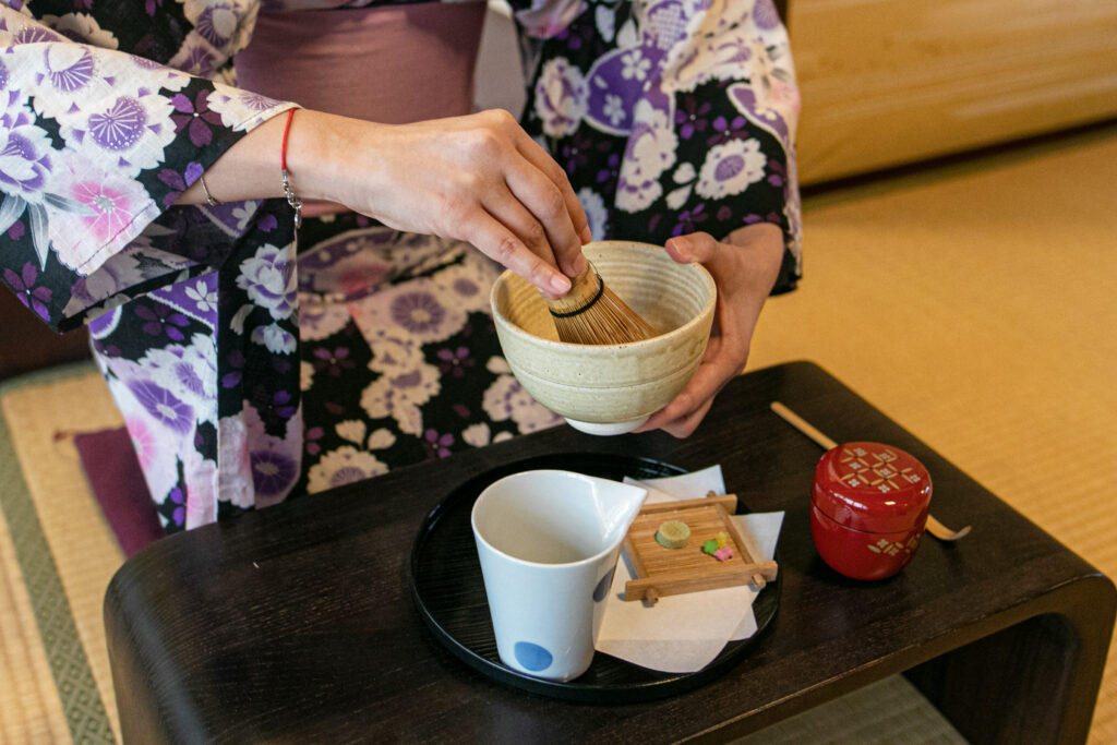 除了浴衣體驗之外，也有提供手作抹茶體驗，很適合闔家大小一同體驗日本的抹茶文化。