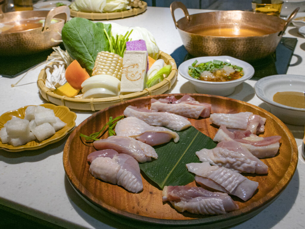 毛房除了昆布、柴魚與高品質的食材熬製的湯底，店家自製的柚子醬更是這裡的小驚喜