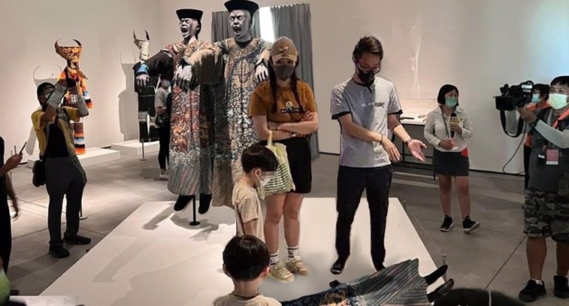 南美館地獄展遭P圖展物倒地假消息