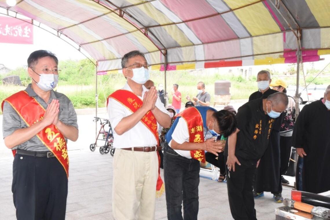 五德威靈宮「生鉈洗淨消災改厄除疫大法會」 賴峰偉祈求疫情散去 庇佑眾生