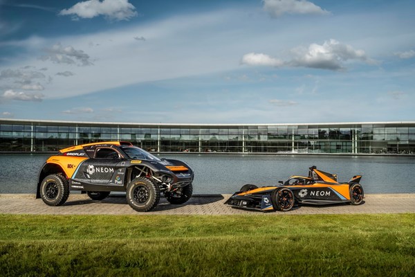 新未來城和 McLaren Racing 宣佈策略合作夥伴關係,以推動電動賽車運動的創新和人才發展