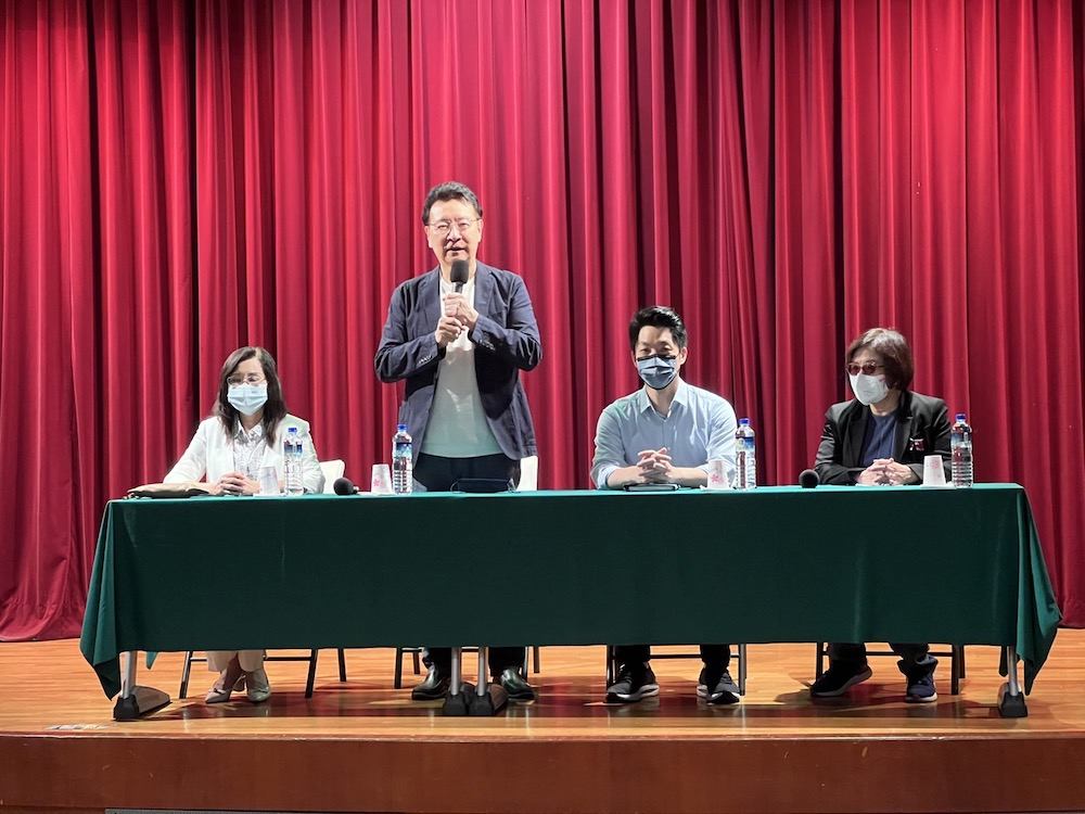 工業大戶電價調漲15% 時代力量肯定:合理化工業電價 32 資深媒體人趙少康27日同台台北市長參選人暨國民黨立委蔣萬安,邀請台北市黨部主委黃呂錦茹、若干現任台北市議員和參選人出席,宣布中廣有新節目「Team Taipei 聽台北」將開播。(2)