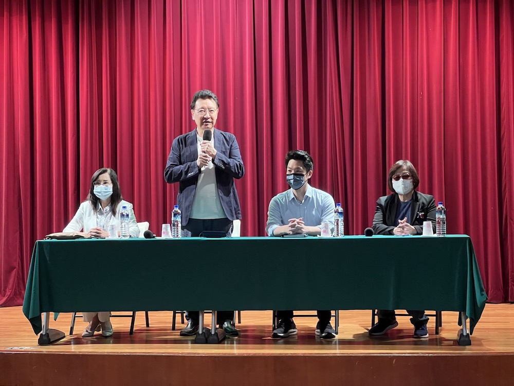 工業大戶電價調漲15% 時代力量肯定:合理化工業電價 30 針對台北市長柯文哲挑戰台北市長參選人蔣萬安智商,資深媒體人趙少康說,靠智商,柯文哲也選不上,如果靠智商,愛因斯坦早當美國總統。