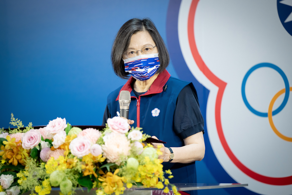 中國連友邦代表團台籍成員都封殺 外交部:彰顯惡劣本質 26 總統蔡英文27日下午出席「2022年第11屆伯明罕世界運動會」代表團授旗典禮,期許選手們讓世界看到臺灣。