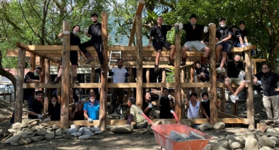 台科大學生協力建造泰雅傳統家屋 - 屋裡有現代防災科技與環境永續的彩蛋