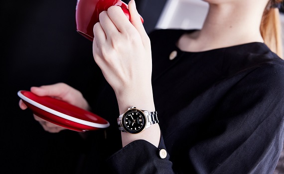 穿出「大人物感」全靠它?天梭表Seastar 1000低調奢華 讓妳成為最好的樣子!