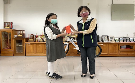 鼓勵偏鄉經濟弱勢學子奮發 台電嘉義處頒獎助學金