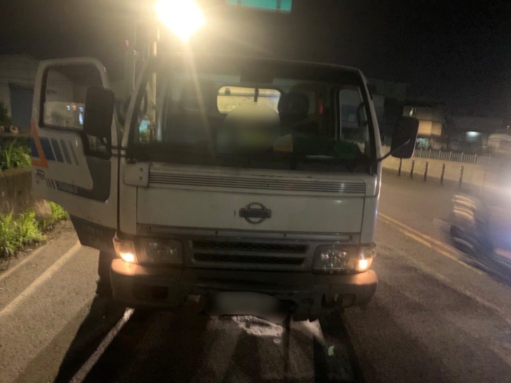員警發現車輛停放路邊有異