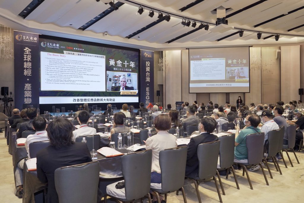 美國前財政部次長約翰.泰勒指出,處理通膨每個國家都該有自己的規則和具體的策略,而非跟著Fed或歐洲央行照做。/今周刊