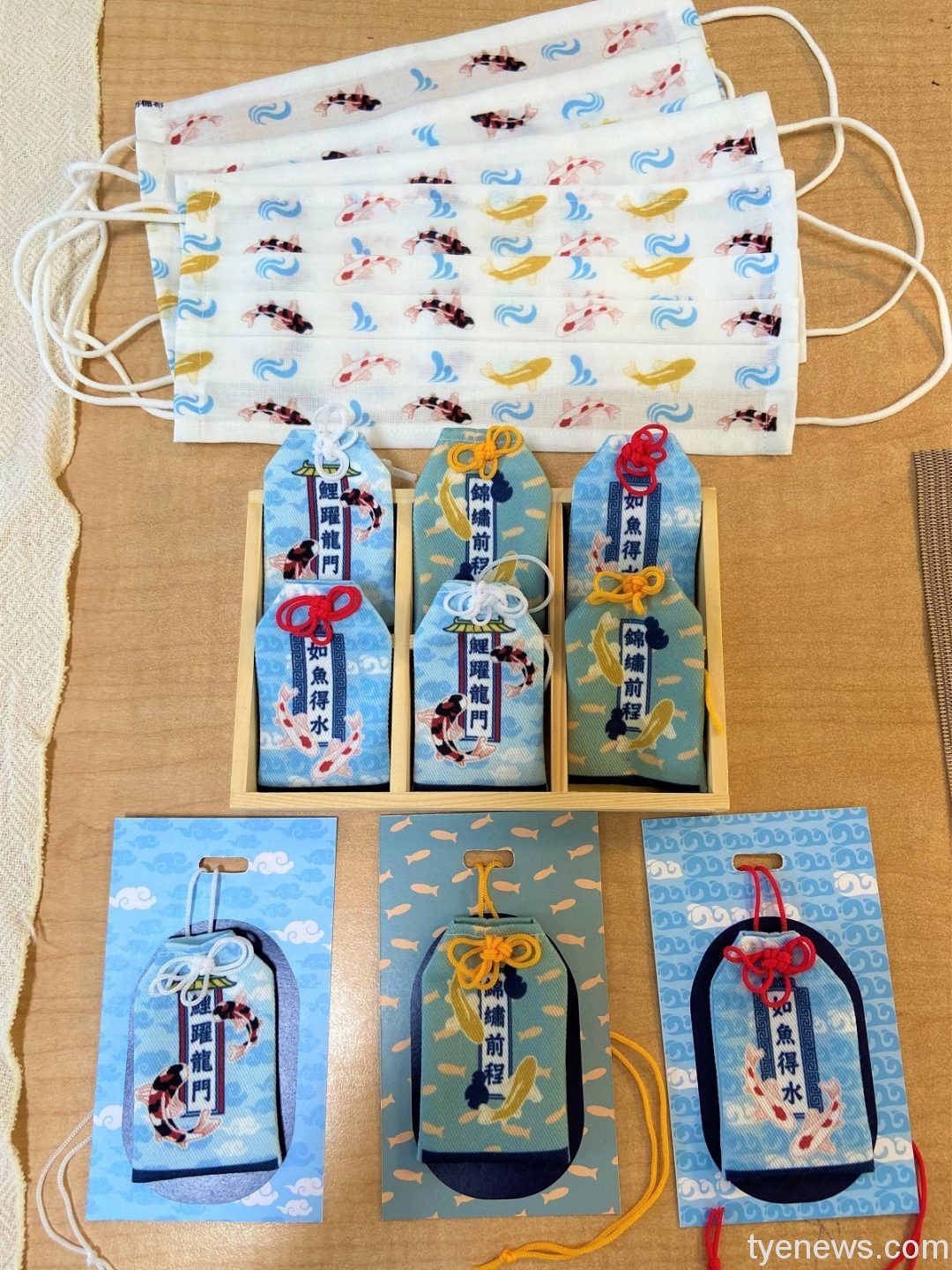 05 粘婉芸同學以「鯉躍龍門」、「如魚得水」等吉祥語設計御守及口罩