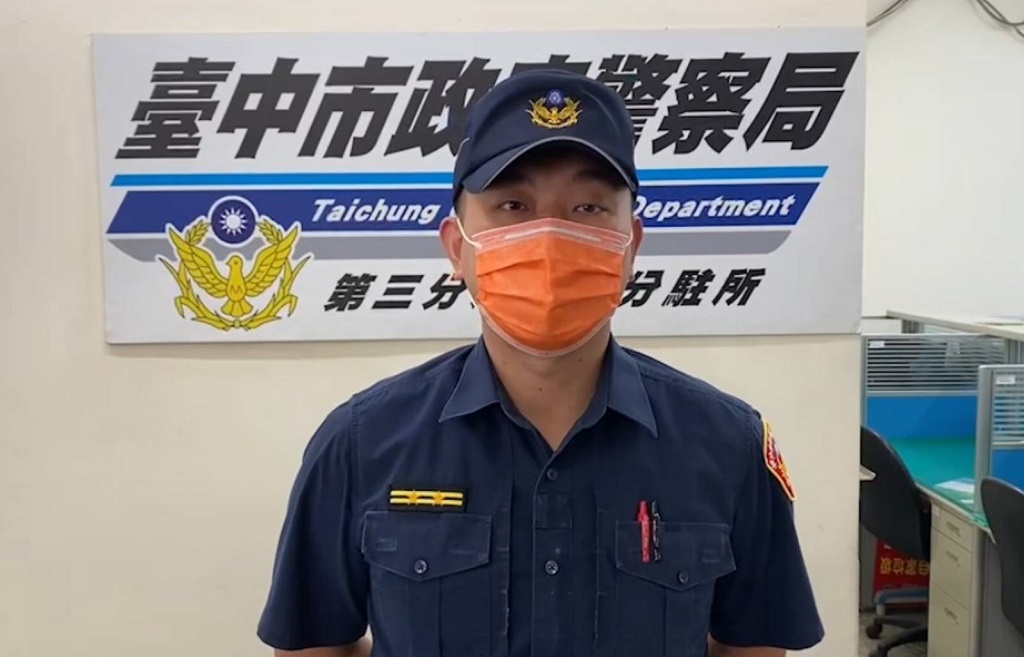 圖片說明：臺中市政府警察局第三分局東區分駐所所長張竣詒說明相關案情。(記者謝榮浤翻攝) 