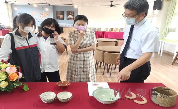 「魚泥藝起,美在其中」-南投陶印象魚池陶板畫