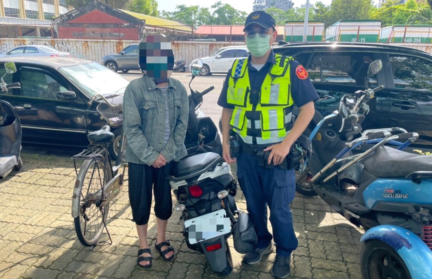 ▲林姓民眾找不到機車急報警,員警調閱監視影像後,在報失地點旁轉角找到機車 (圖/台中市警察局 提供)