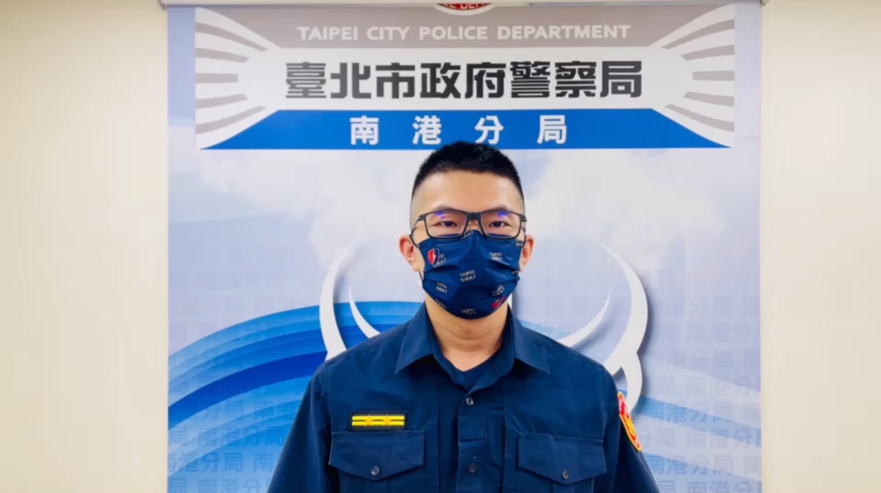 圖片說明:玉成派出所所長蔡維哲說明畫面。(記者林鈞澤翻攝)