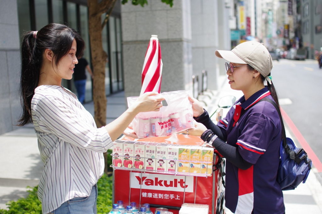 養樂多媽媽,親手將健康送到消費者手上