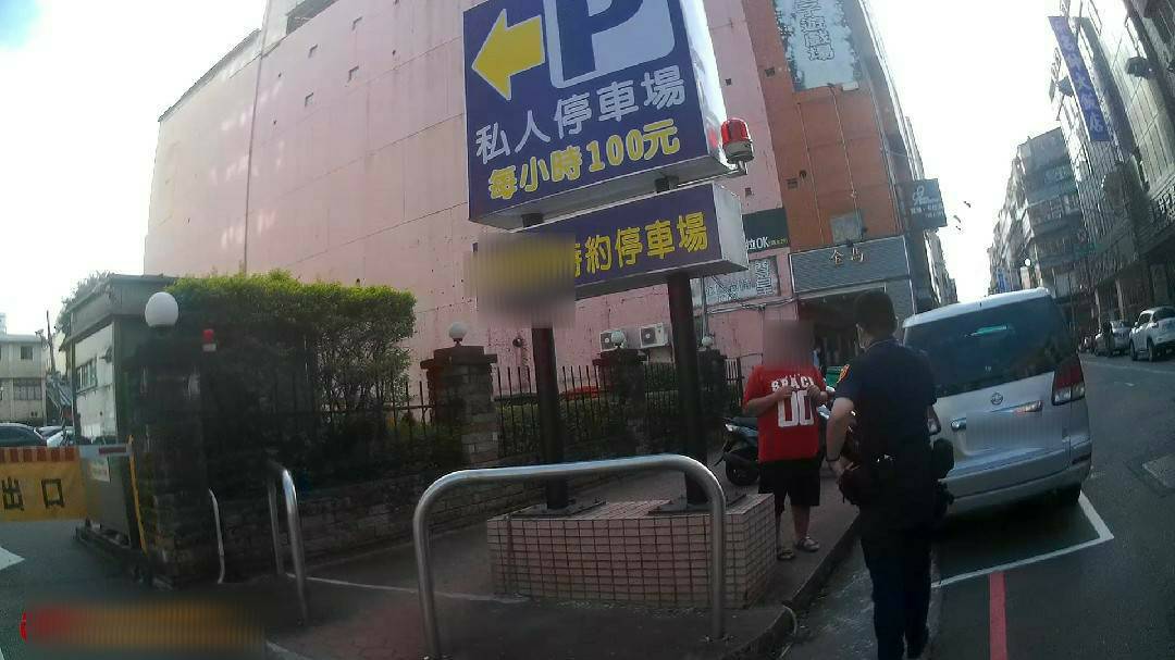 ▲元姓男子從南投水里搭公車來台中卻迷途街頭 (圖/台中市警察局 提供)