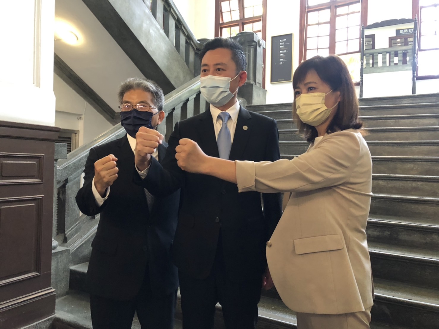 【新竹市長選戰3-1】選人不選黨?沈慧虹「講真話、做實事」面對藍白政治攻防 51 新竹市副市長沈慧洪、新竹市長林智堅。記者 潘永鴻攝影、.jpg