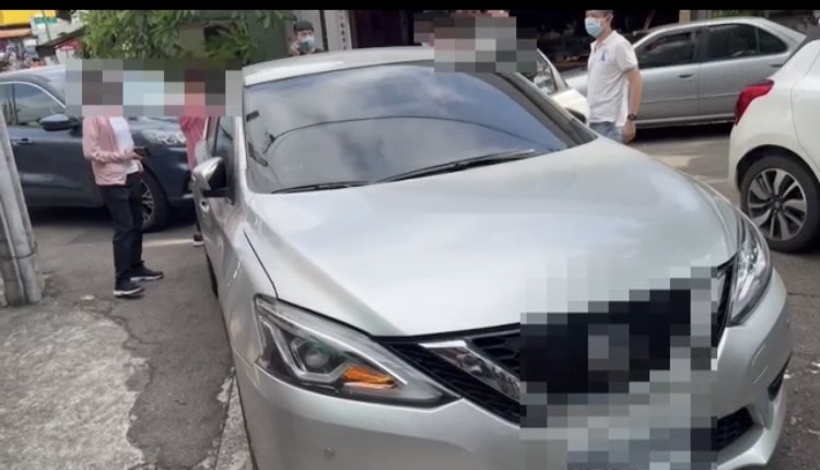 ▲曾姓犯嫌冒用「白沙屯拱天宮」製作不實影片,於關聖帝君廟前遭警逮捕 (圖/苗栗縣警察局 提供)