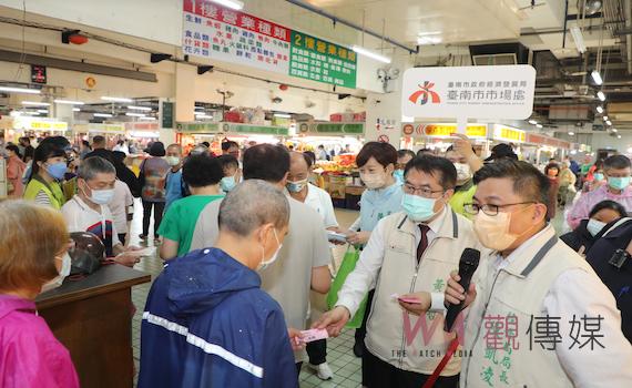 「市場夜市銅板快閃夠購go」     南市府發送50元市場券衝買氣