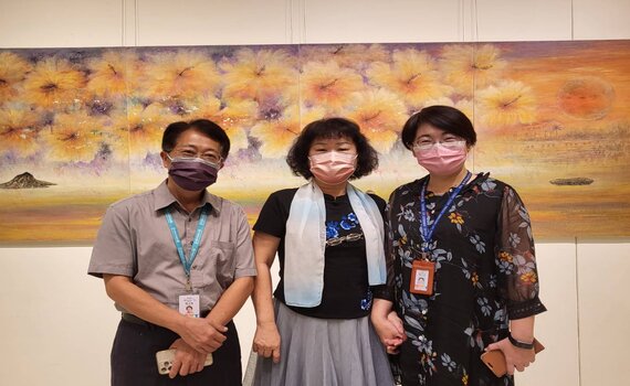 「花開了」膠彩創作展 以臺灣花果傳遞樂觀能量