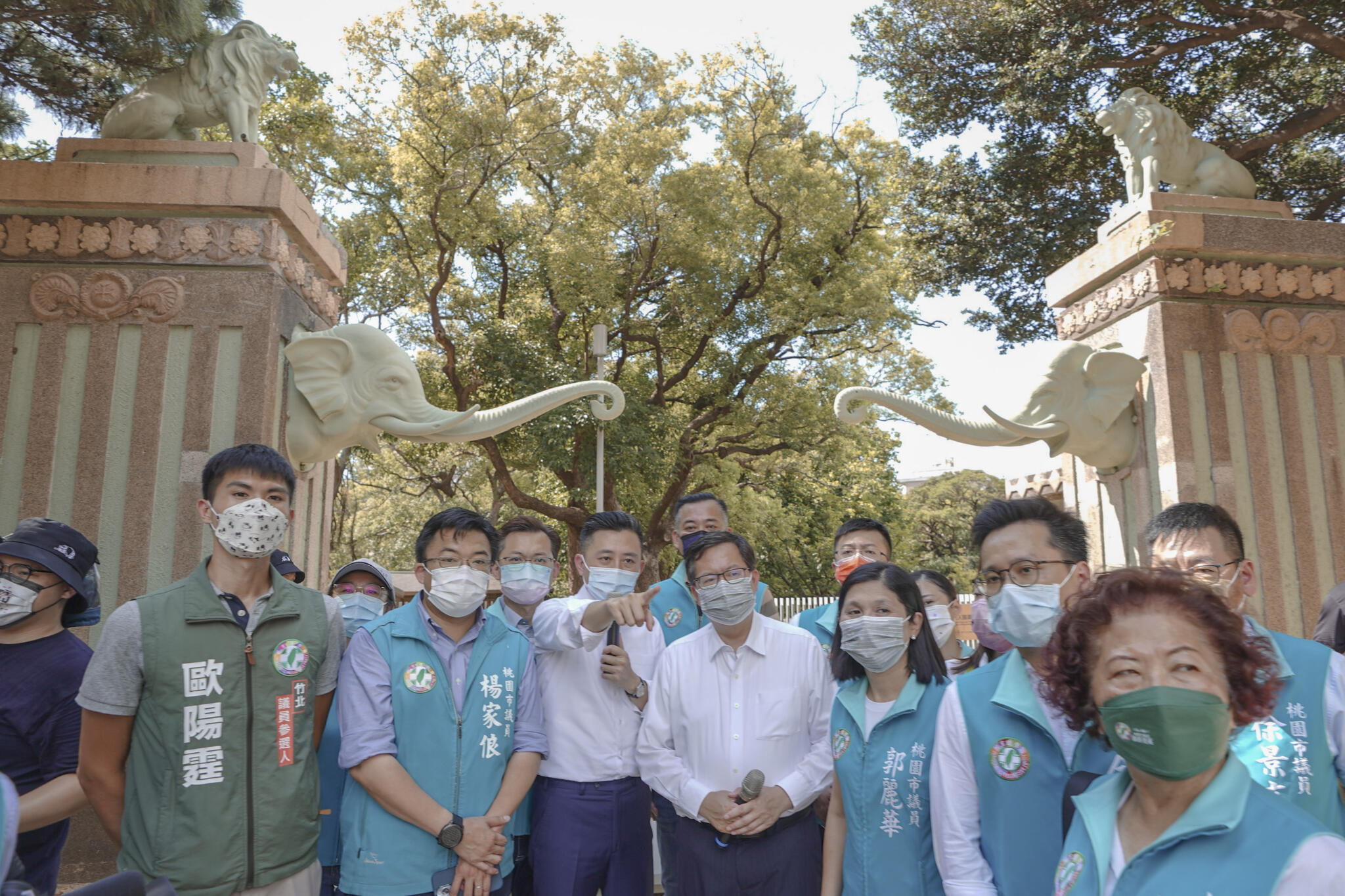 國民黨頒贈「落跑勳章」林智堅:不用跟他們做政治口水攻防 46 新竹市長 林智堅、桃園市長 鄭文燦