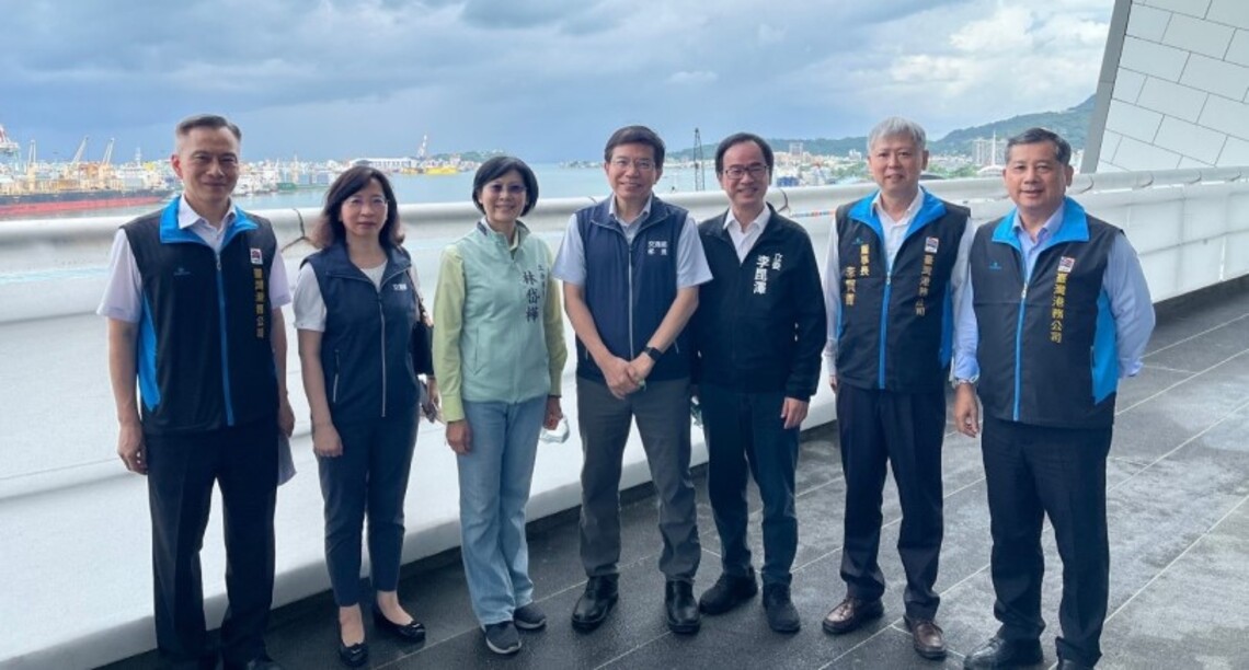 王國材視察高雄港客運專區旅運大樓 期許發展成為南部國際郵輪母港