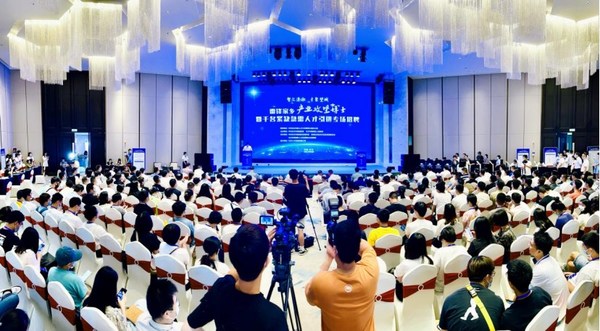 新華絲路:長沙望城區舉辦緊缺急需人才引進專場招聘
