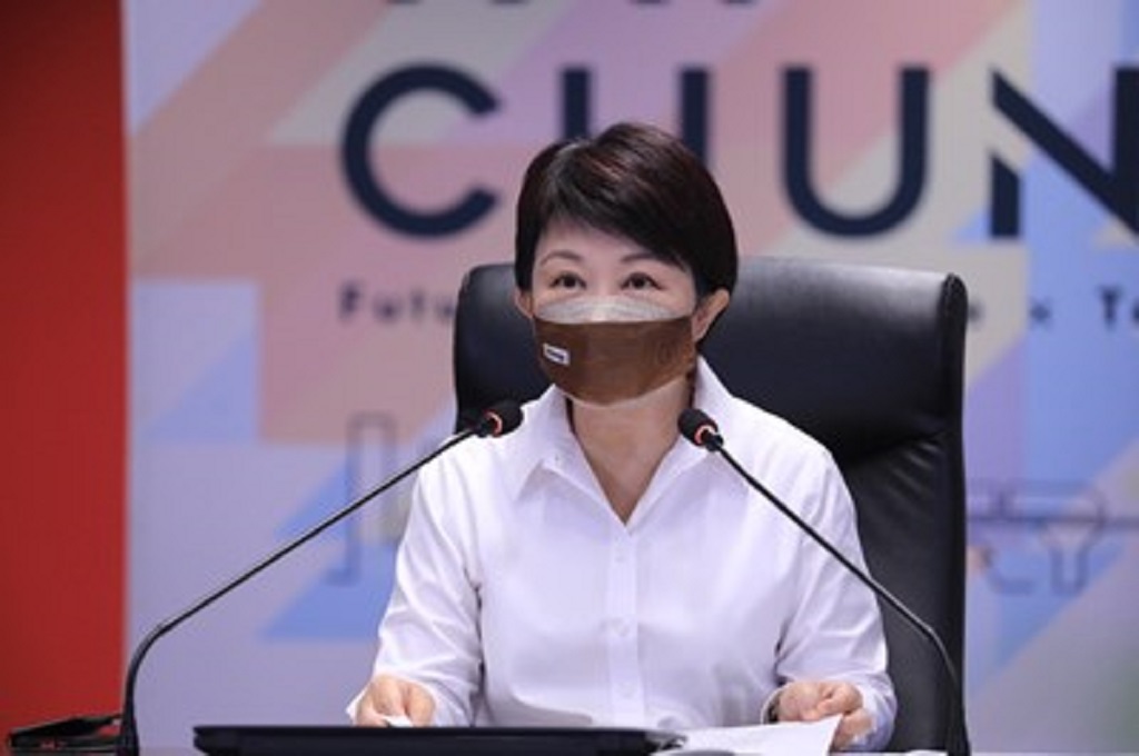 圖片說明:台中市長盧秀燕說明守護市民全力以赴,持續提高城市疫苗覆蓋率相關整備規劃。(記者謝榮浤翻攝)
