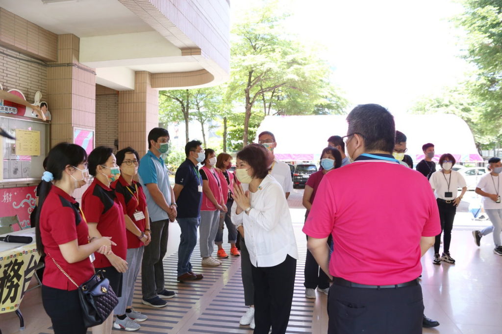 市長前往北興國中關心國小及幼兒園教師初試