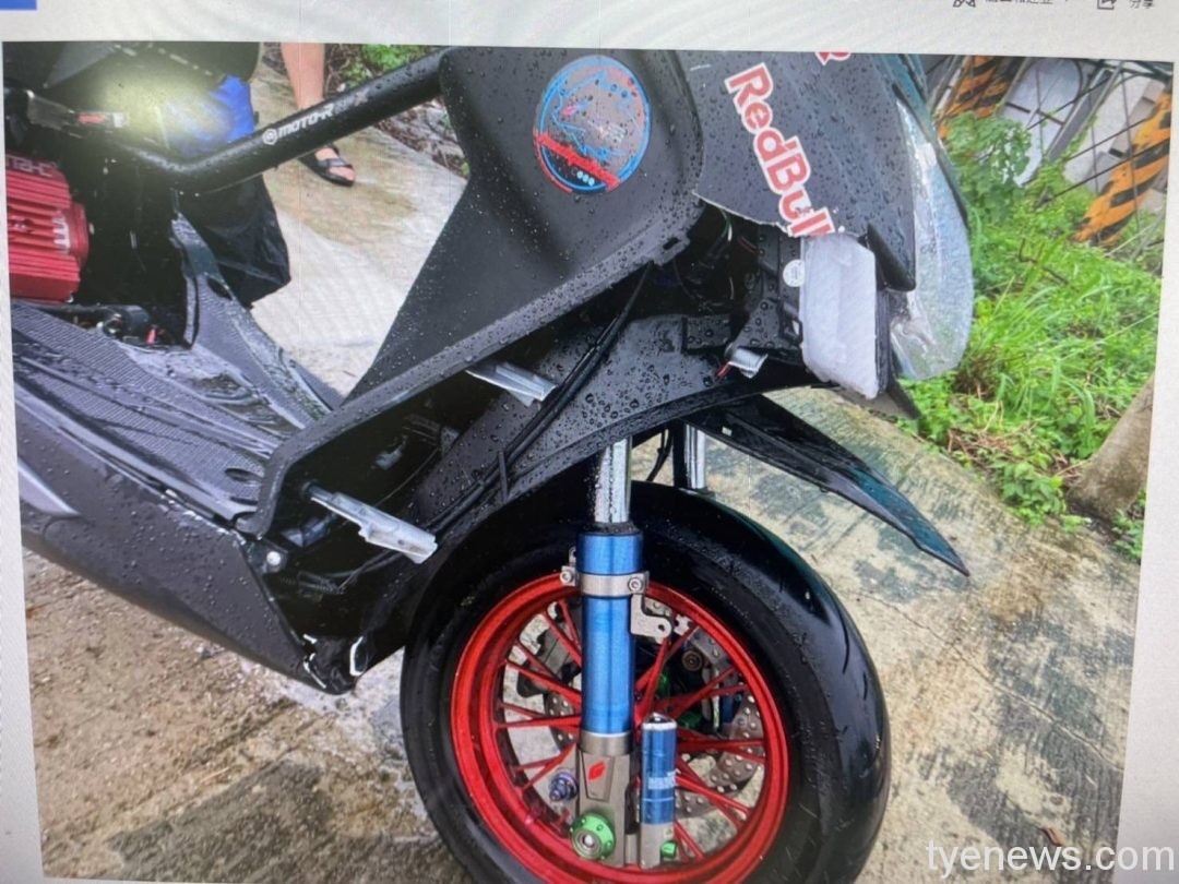 【有片】驚險!騎士直行碰撞砂石車 網讚:用生命捍衛路權 20 S 108355629