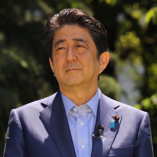 日前首相安倍晉三遭槍擊中彈不治,一文回顧其政治生涯