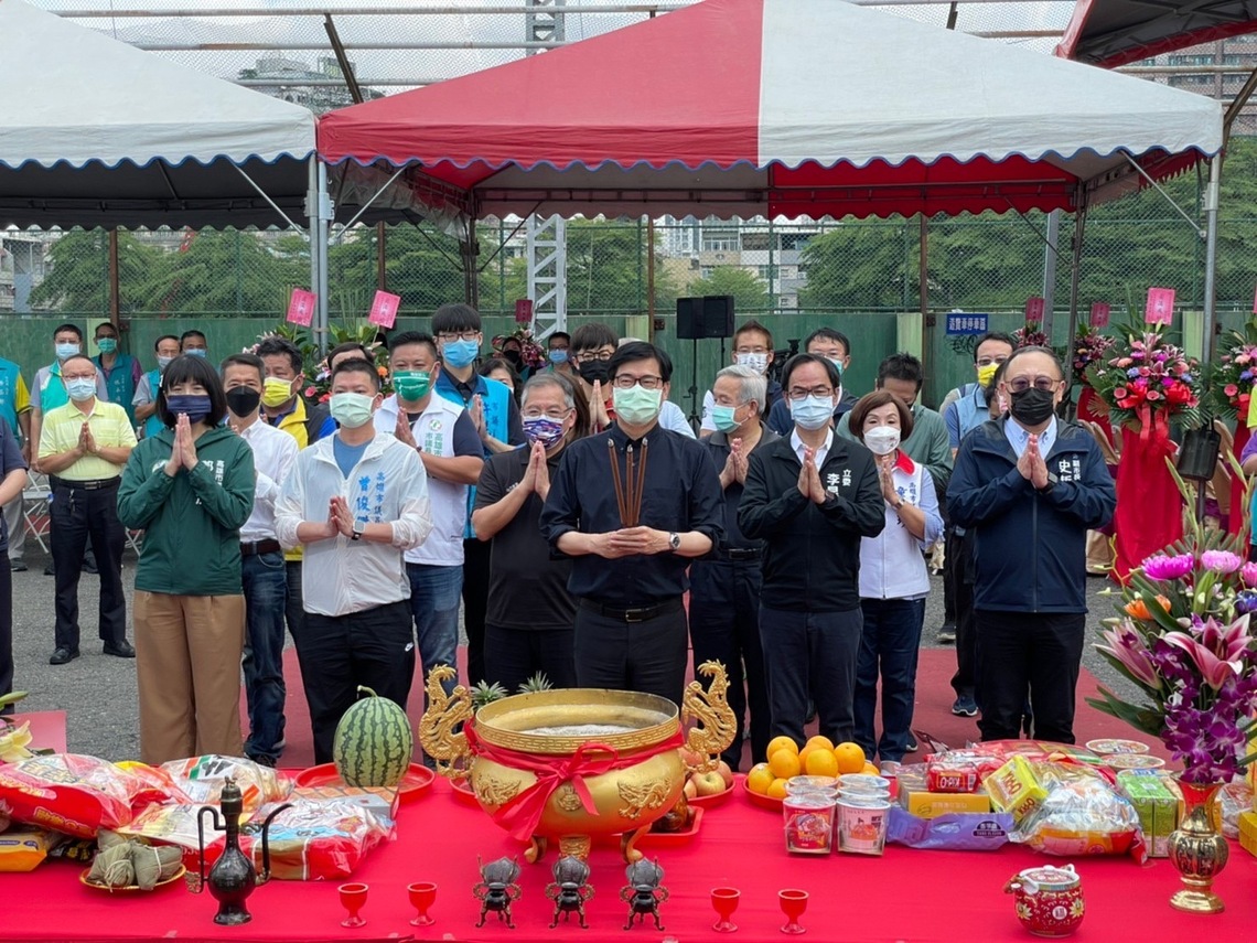 三民運動中心動土 童燕珍呼籲陳其邁 完成政見把握時間 別用口號及大餅騙市民