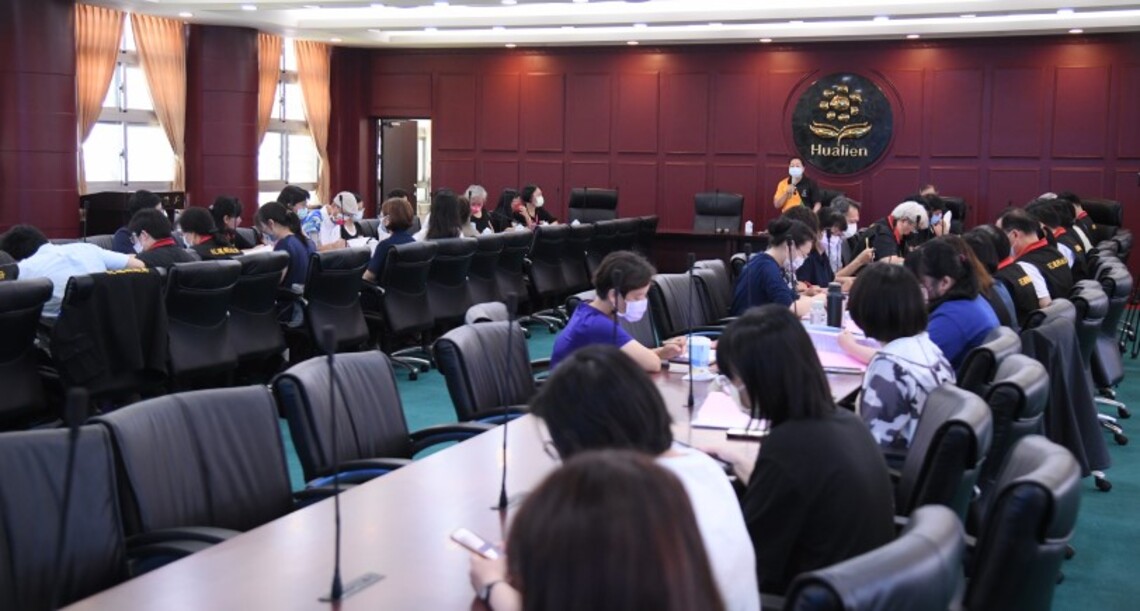花蓮縣府召開性別平等促進委員會 徐榛蔚呼籲保障自由自主的性別人權