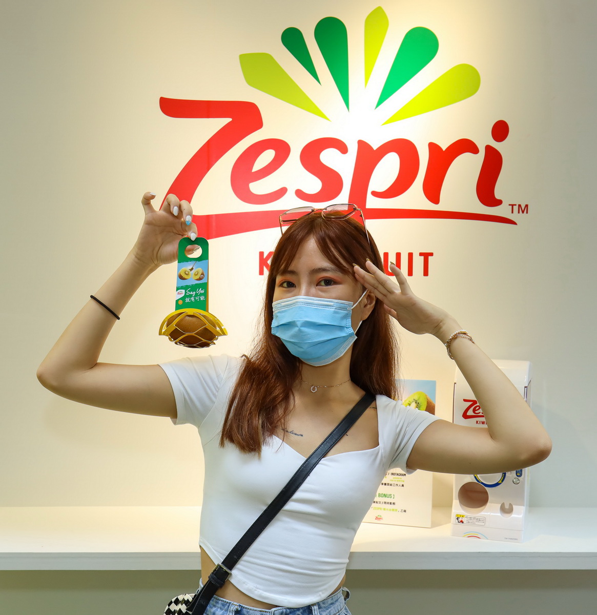 在香堤廣場拿出手機尋寶，還能找到巨型 Zespri 奇異果的身影！更可以品嚐「陽光金圓頭」！