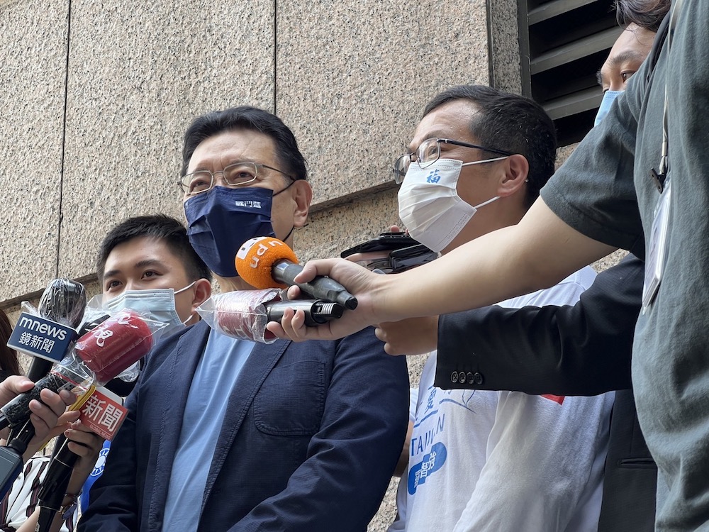 合體趙少康有突發!羅智強「一句話」回應 新人楊植斗這樣看 47 前總統府副秘書長羅智強8日帶著「強戰隊」新人,合體資深媒體人趙少康,宣布2022強戰隊成立。趙少康當場大讚,國民黨的新人遠遠優於民進黨的新人。