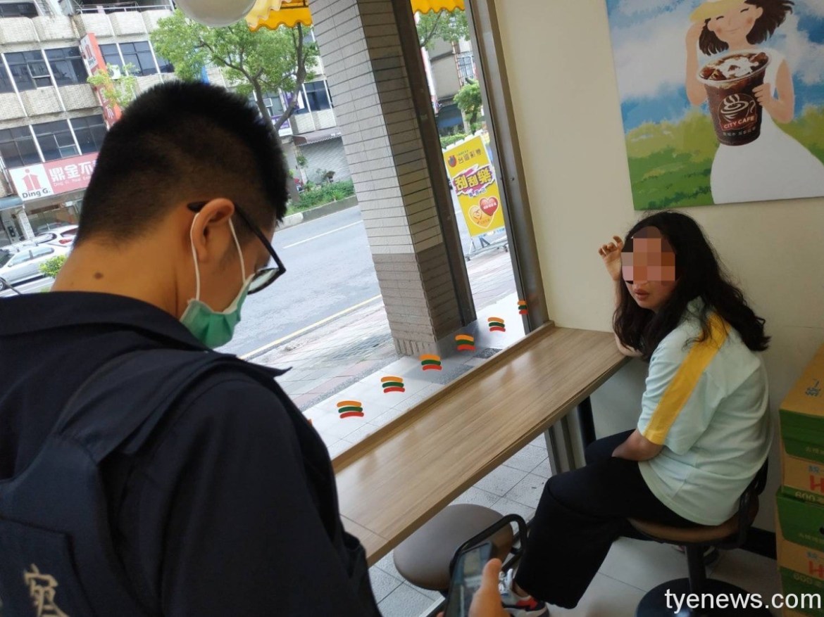身心障女呆坐超商休息區 楊梅警一查竟是失蹤人口 21 S 4218976