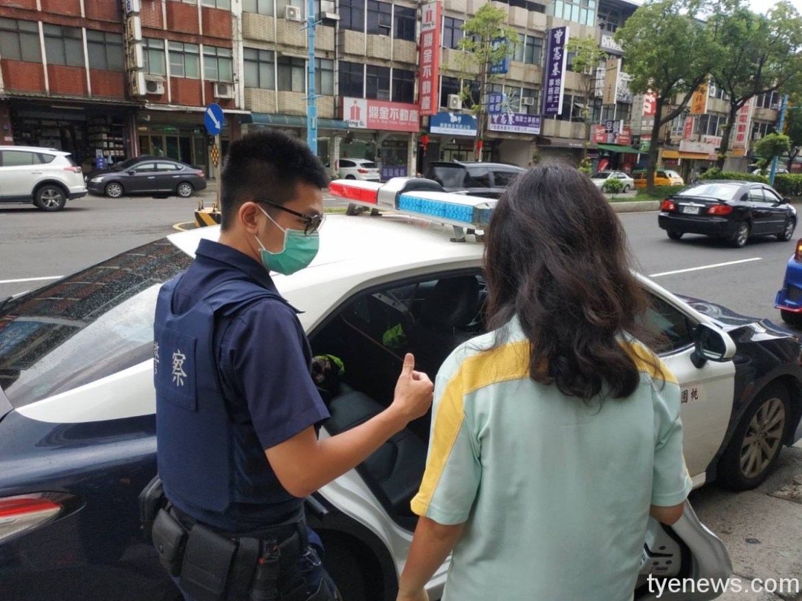 身心障女呆坐超商休息區 楊梅警一查竟是失蹤人口 22 S 5750976