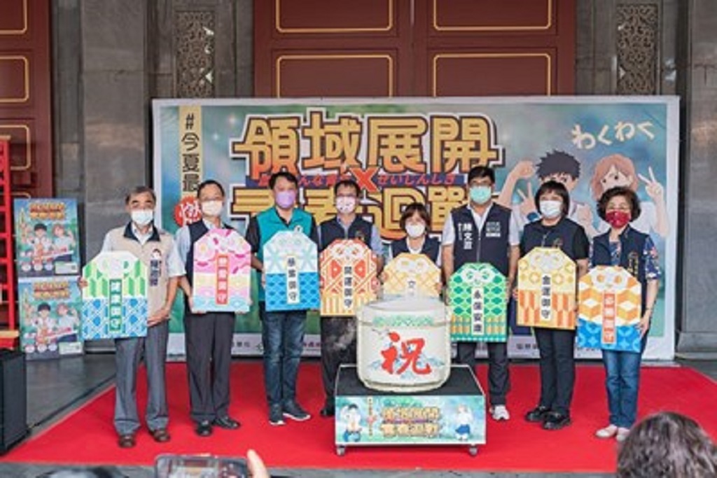 圖片說明:台中市111年祈福成年禮活動宣傳記者會鏡開儀式合照。(記者謝榮浤翻攝)