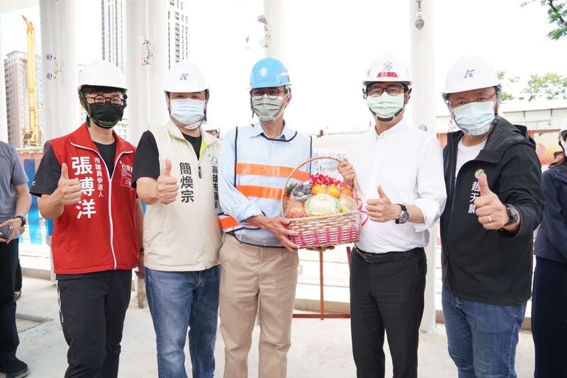 漾新聞|陳其邁視察輕軌愛河之心站融入客家元素 強調輕軌明年成圓捷運「四線齊發」