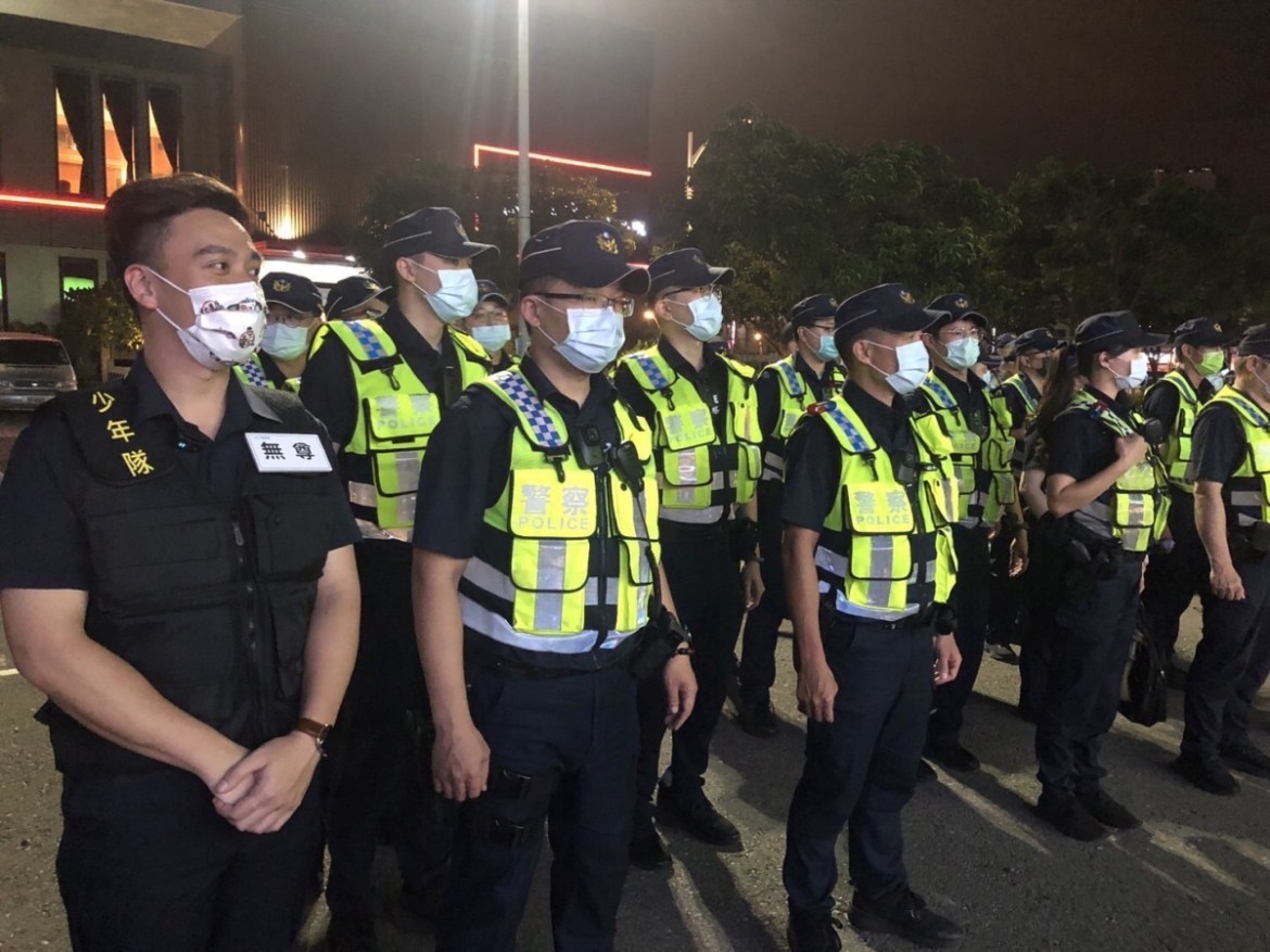 【有片】藝人無尊體驗「一日警察」宣導桃警青春專案4反1不 22 S 108445715