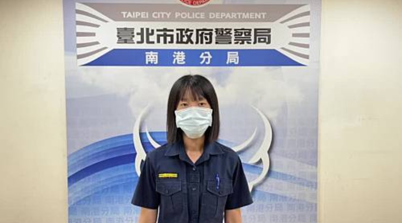 圖片說明:舊莊派出所所長陳怡婷說明畫面。(記者林鈞澤翻攝)
