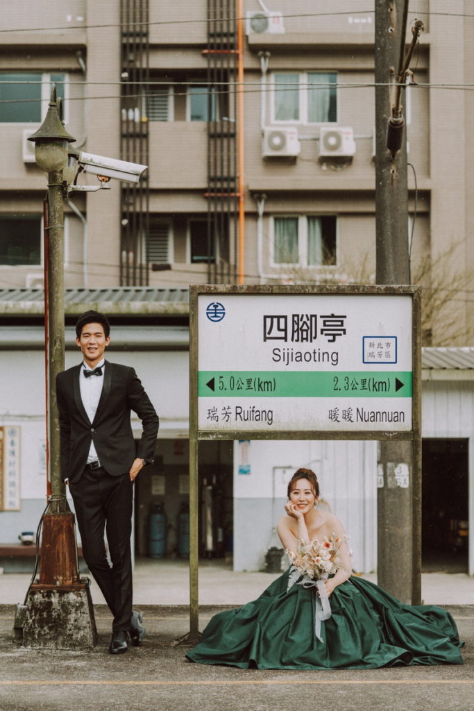 藝人蔡允潔與老公Fraser拍攝婚紗照
