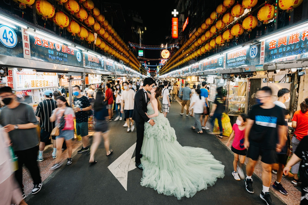 ▲新婚人妻蔡允潔婚紗照。(圖/The stage美式婚禮婚紗提供)