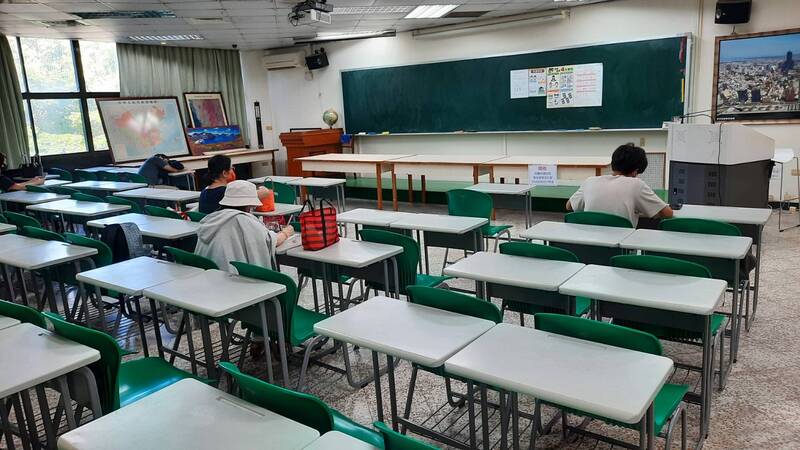 漾新聞|大學分科測驗高雄考生認物理中偏難 化學偏易 數甲與生物難易適中