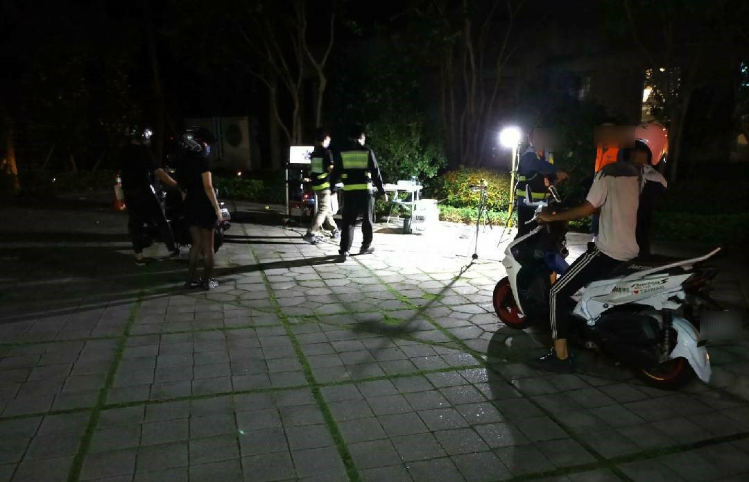 ▲中市警一分局結合環保局與監理所,加強取締改裝噪音車輛 (圖/台中市警察局 提供)