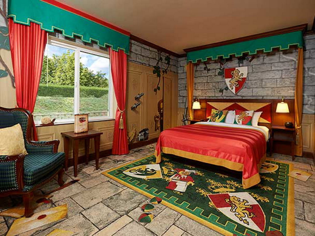 「LEGOLAND California Hotel and Castle Hotel」有眾多主題客房可供選擇,如騎士與龍、皇家公主等等。(圖片由Booking.com提供)