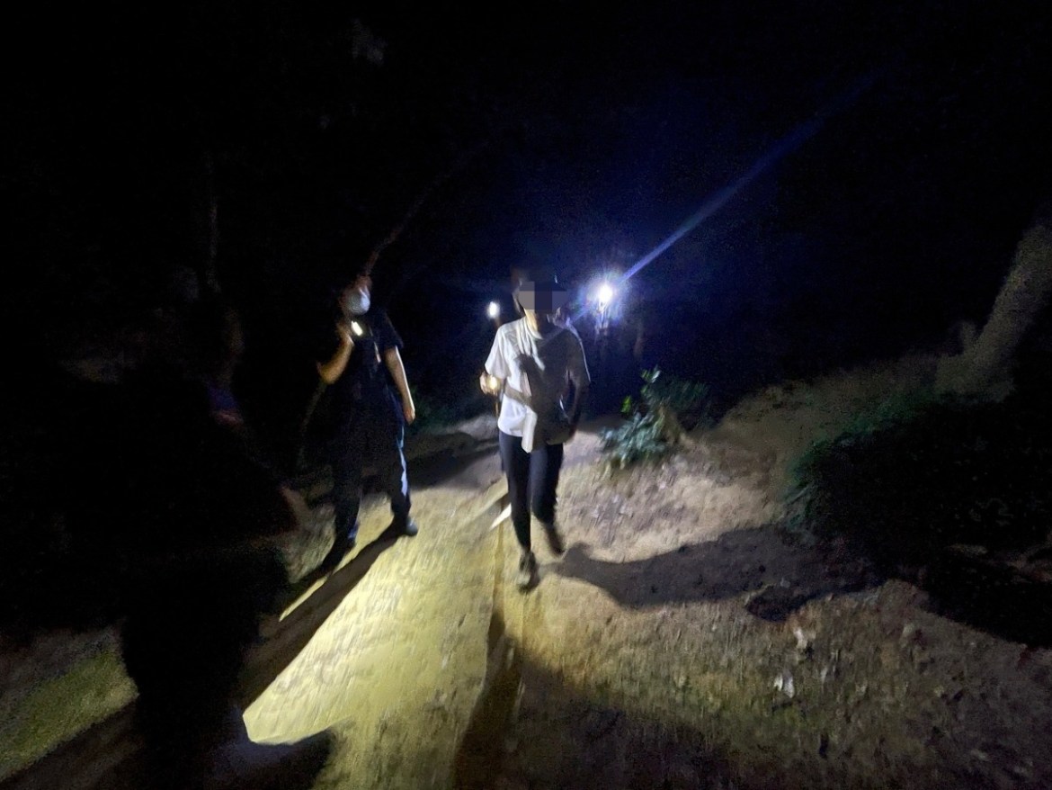 母女福人登山步道迷路 楊梅警摸黑伸援 18 S 4268054