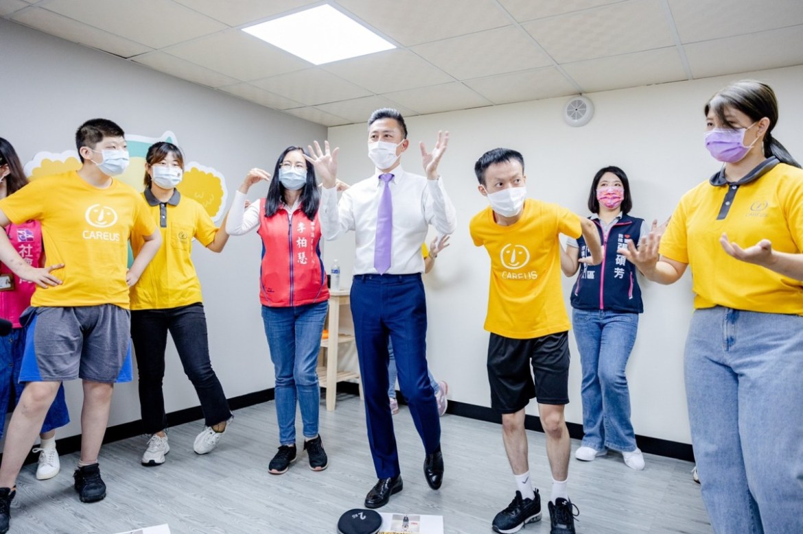 鄭文燦首次缺席競選行程 林智堅:各自有需要扮演的角色 18 LINE ALBUM 712喜憨兒社會福利基金會成立桃園區喜兒社區式日間照顧服務中心開幕活動 220712 0