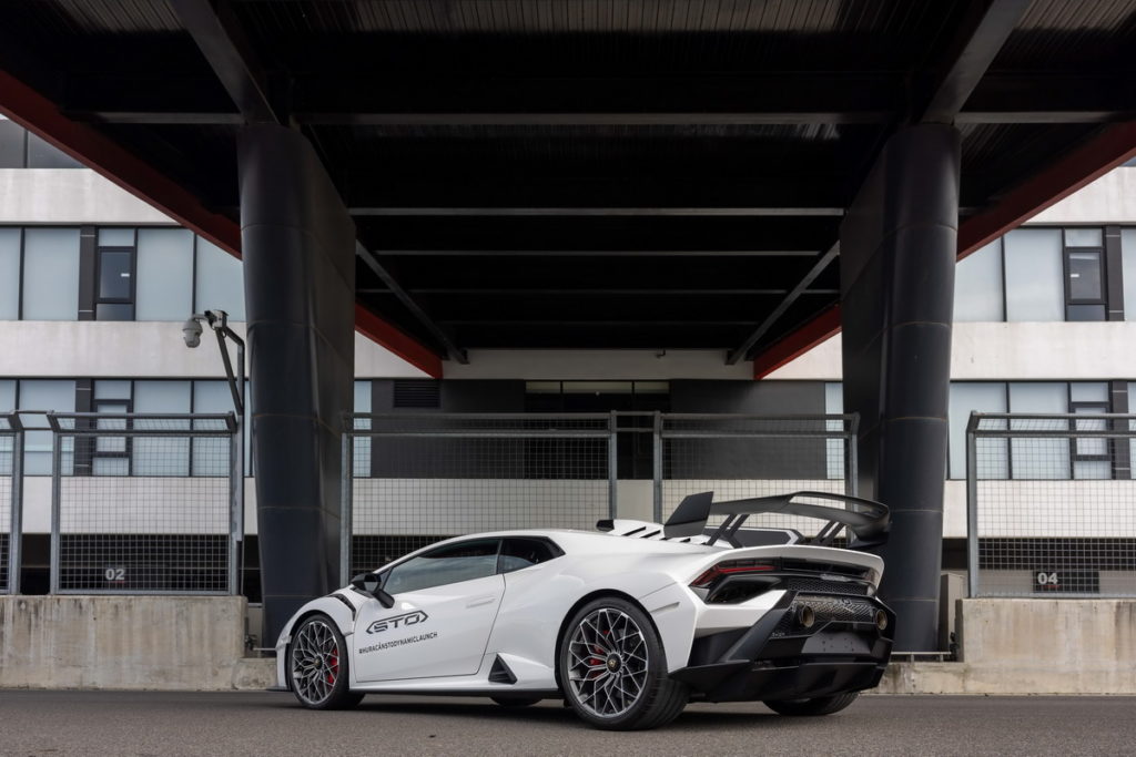 日本普利司通POTENZA SPORT X Lamborghini Huracán STO 雙品牌合作結晶